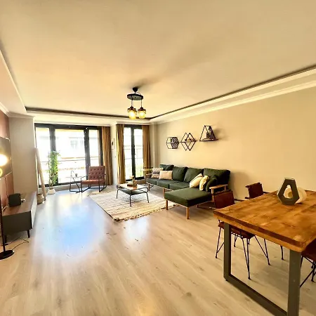 Wonder Homes - Ultra Modern & Luxury Flat, 2br, 3acs, Taksim * Istanbul