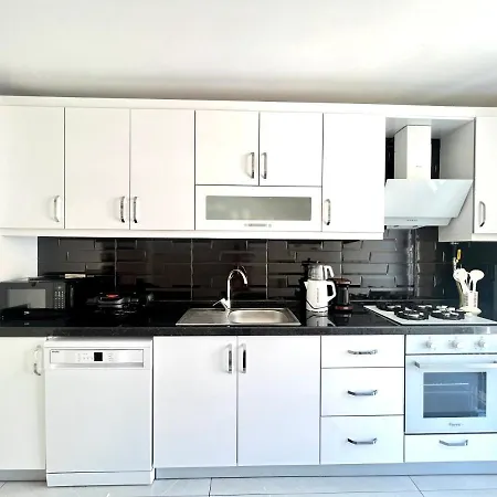 Wonder Homes - Ultra Modern & Luxury Flat, 2br, 3acs, Taksim Apartment Istanbul